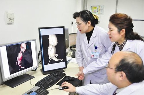 �人���֡������㱦����CTӰ��ͼ�ع⣨ͼ��