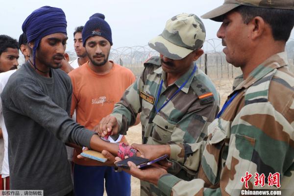 ʵ�ģ�ӡ�Ȱ�ķ���±�ѡ�ο������ܲ��ԣ�ͼ��